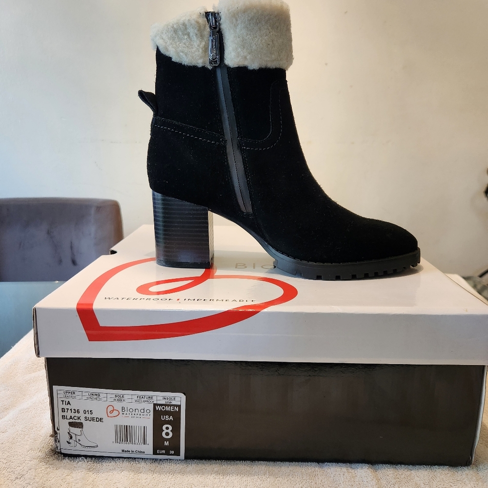 Black Suede Boots with Cream Fur Trim - Picture 3 of 4